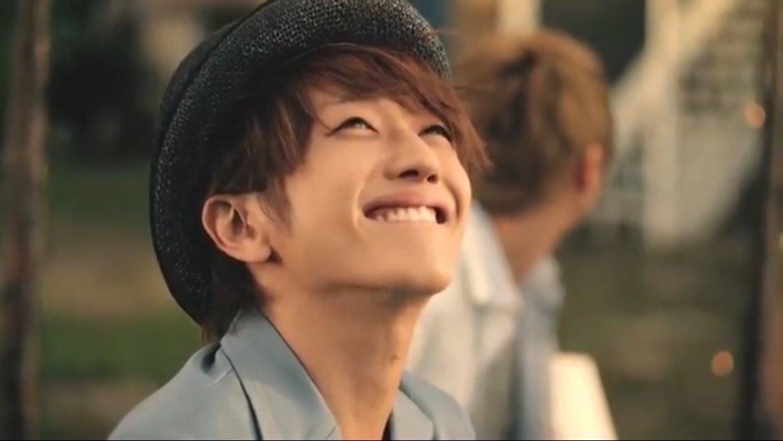 あきら Nissy誕生日おめでとうー Nissyも全然三十路には見えません ほんとに歌が上手くて かっこいい Nissyは僕にとって憧れです これからもずっと憧れのnissyを 応援し続けます 三十路の1年楽しんでください 西島隆弘生誕祭 T