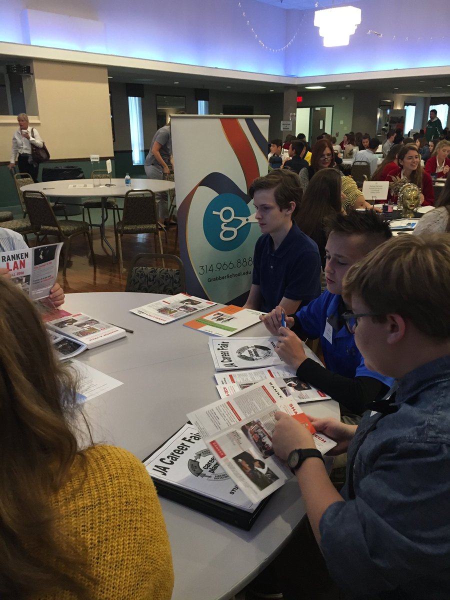 lginn22's tweet photo. Howell students are working hard at Junior Achievement! 💪🏾@FHHSGuidance https://t.co/iGNw1ssFyP