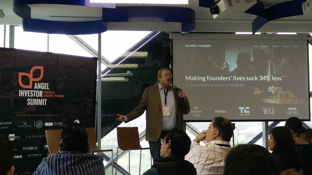 ccossio's tweet image. Now @iamelgringo talking about how Hackers/Founders wants to make founders life suck less #AISCDMX