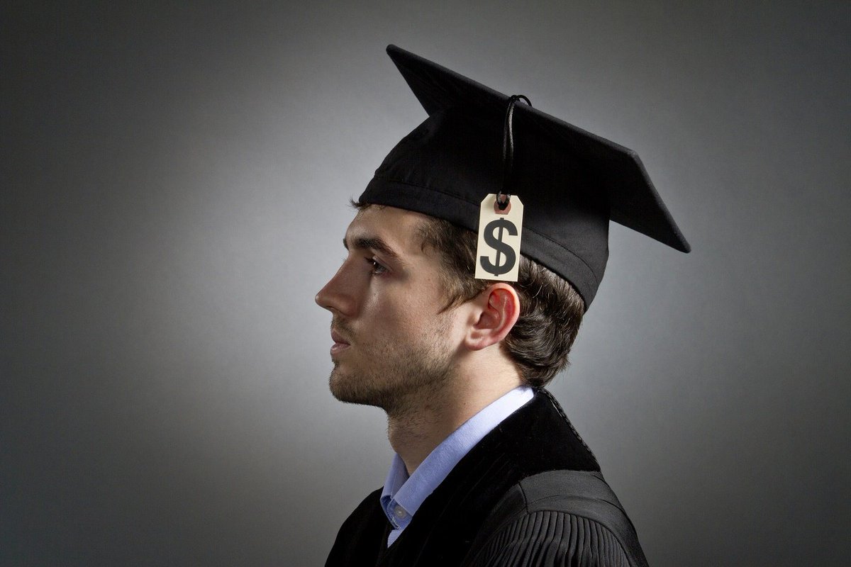 Rent_Reporters's tweet photo. How One #RentReporters Customer & College Graduate Found His Path to Financial Success From Student Loans & #Debt https://t.co/bckC9I4fsH https://t.co/37jeFmnhta