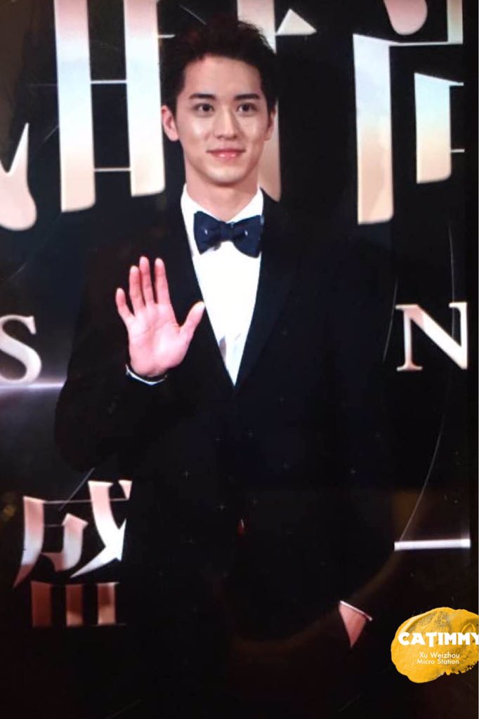 CaTimmy_MicroST's tweet photo. 160929 Phoenix Fashion @BJ#许魏洲 #TimmyXu #weizhou #โจวโจว #주주 #허위주 #สวี่เว่ยโจว https://t.co/qHgbYsaeVm