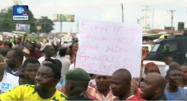 channelstv's tweet image. VIDEO: Protest Trails Election Result Announcement In Benin #EdoDecides youtube.com/watch?v=wg2vpx…