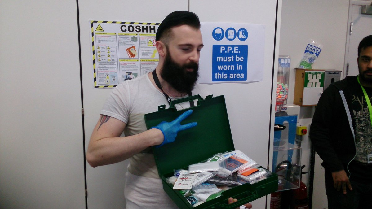 TabletOneTrail's tweet photo. Control of substances hazardess to health = Coshh, personal protective equipment =PPE #teamsleepdeprived #joinravensbourne #raveHS https://t.co/EnBITIFcDw