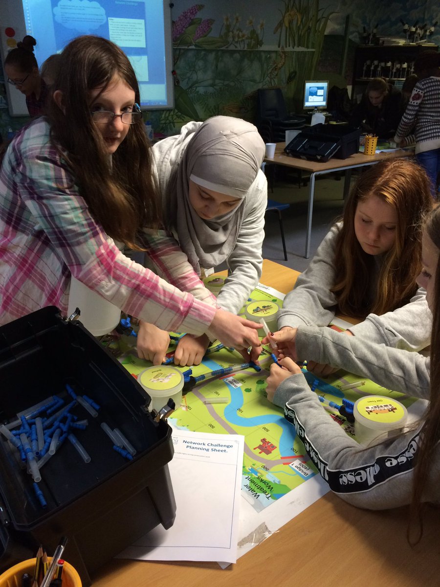 St Teilo's Science tweet media