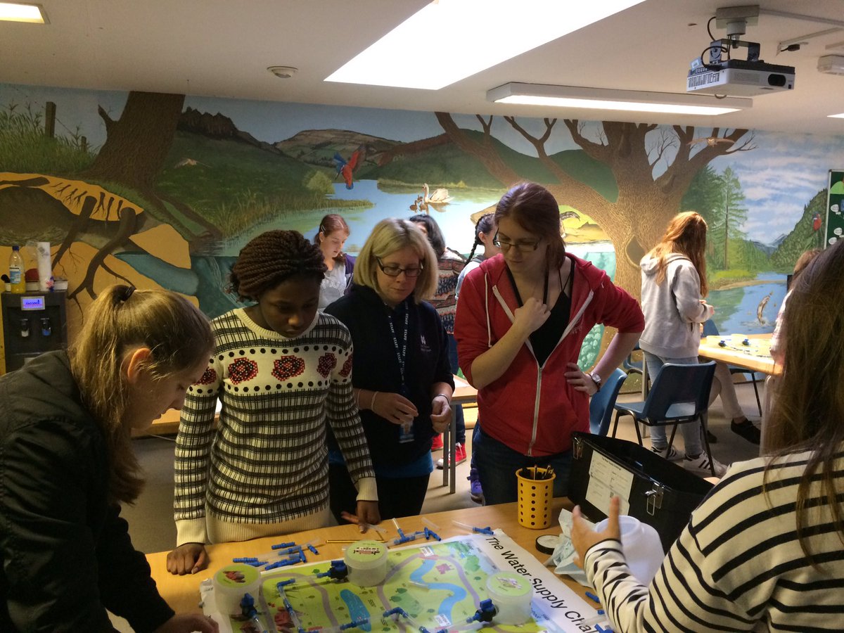 St Teilo's Science tweet media