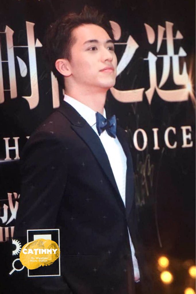 CaTimmy_MicroST's tweet photo. 160929 Phoenix Fashion @BJ#许魏洲 #TimmyXu #weizhou #โจวโจว #주주 #허위주 #สวี่เว่ยโจว https://t.co/db5dKDTE1S