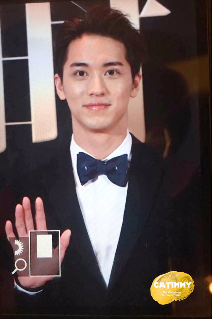 CaTimmy_MicroST's tweet photo. 160929 Phoenix Fashion @BJ#许魏洲 #TimmyXu #weizhou #โจวโจว #주주 #허위주 #สวี่เว่ยโจว https://t.co/db5dKDTE1S