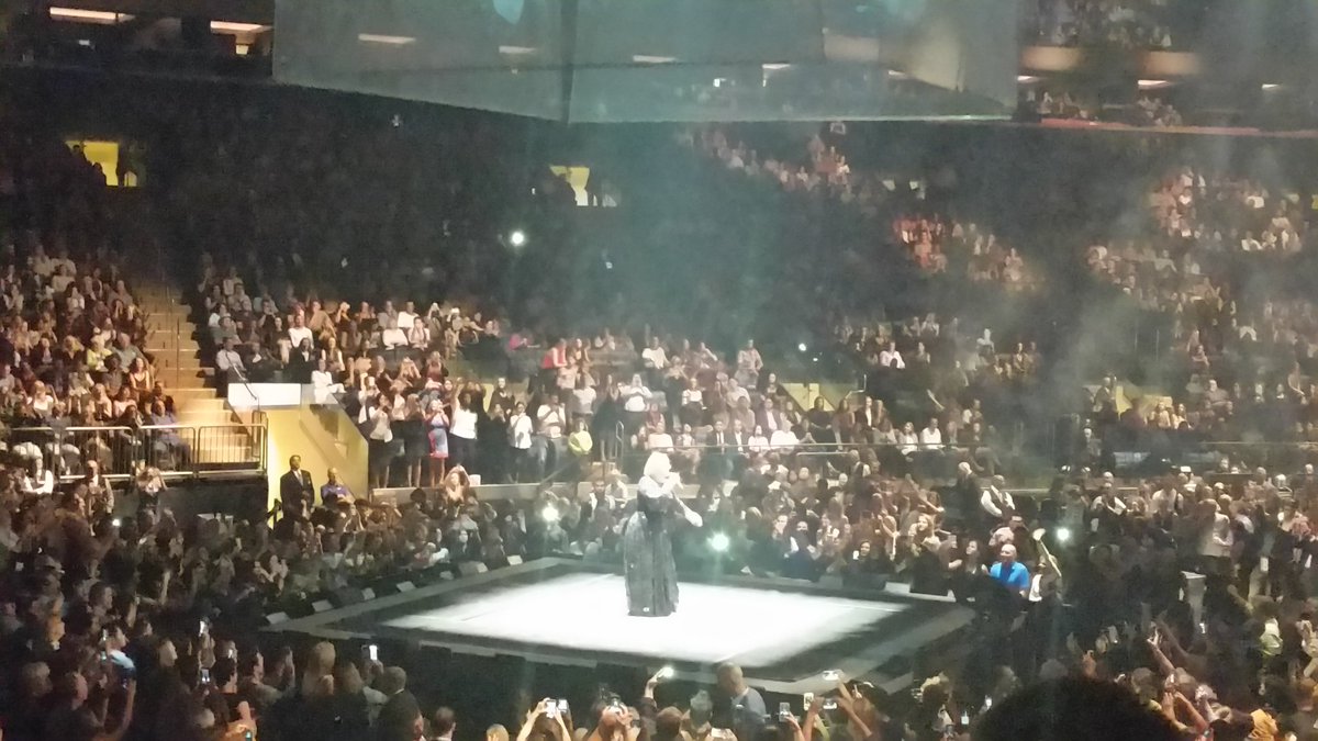 MsChristinaZ's tweet photo. #ThrowbackThursday #TBT to LAST Thursday #AdeleMSG ๐ค๐ต๐ถ https://t.co/xzgd2wYLaa