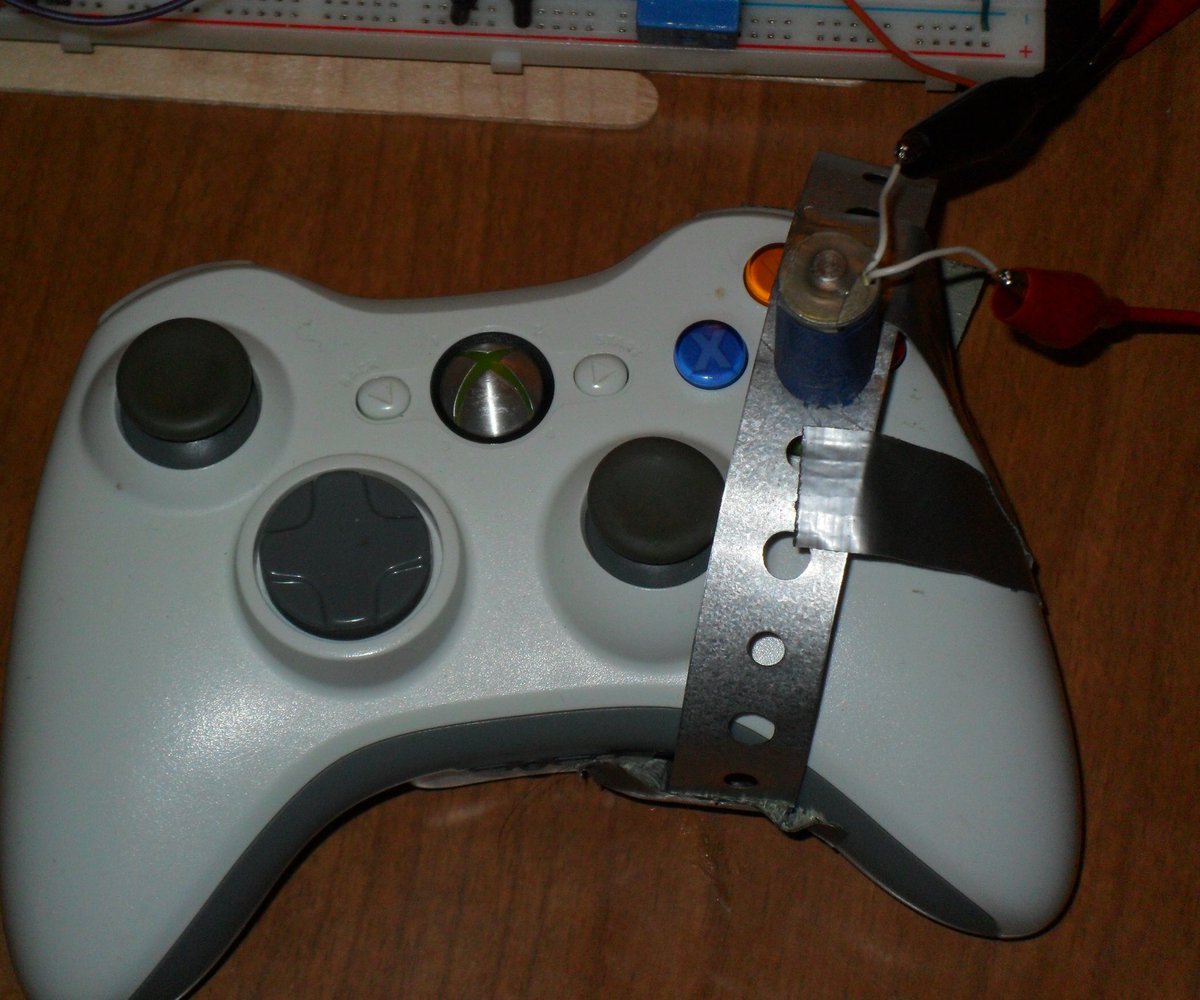 NetsixAndChill's tweet photo. Here we have a leaked picture of @alex_dodding controller... #WhatIsThat #FIFA17 https://t.co/hFz07fIwEJ