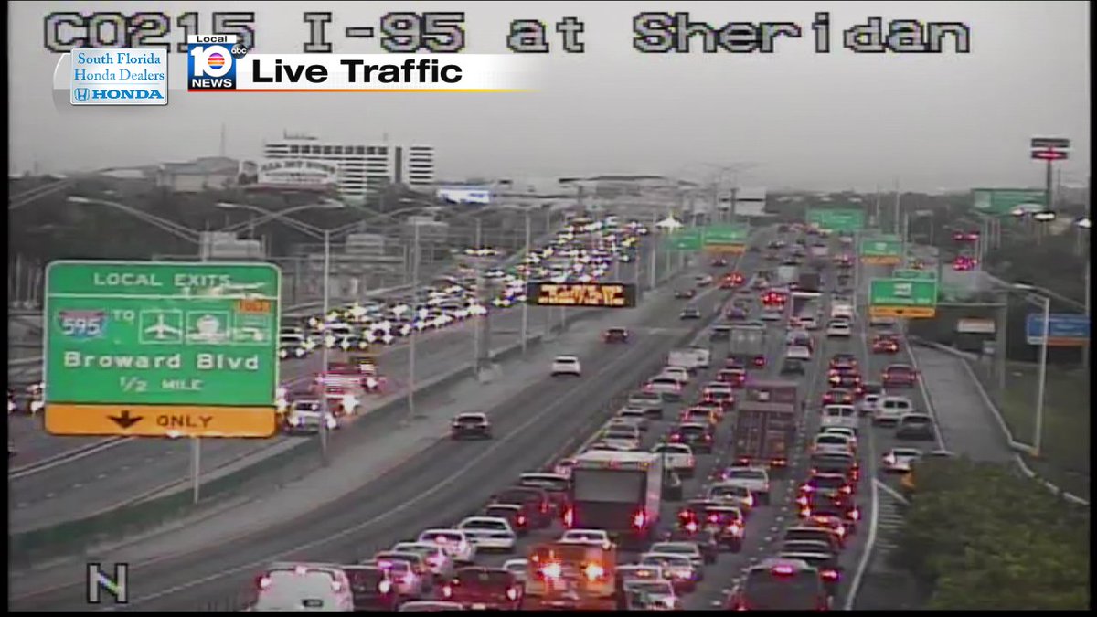 Crash on I-95 SB Express at Sheridant St Express Lanes Closed #traffic https://t.co/WDBTnhVmR4