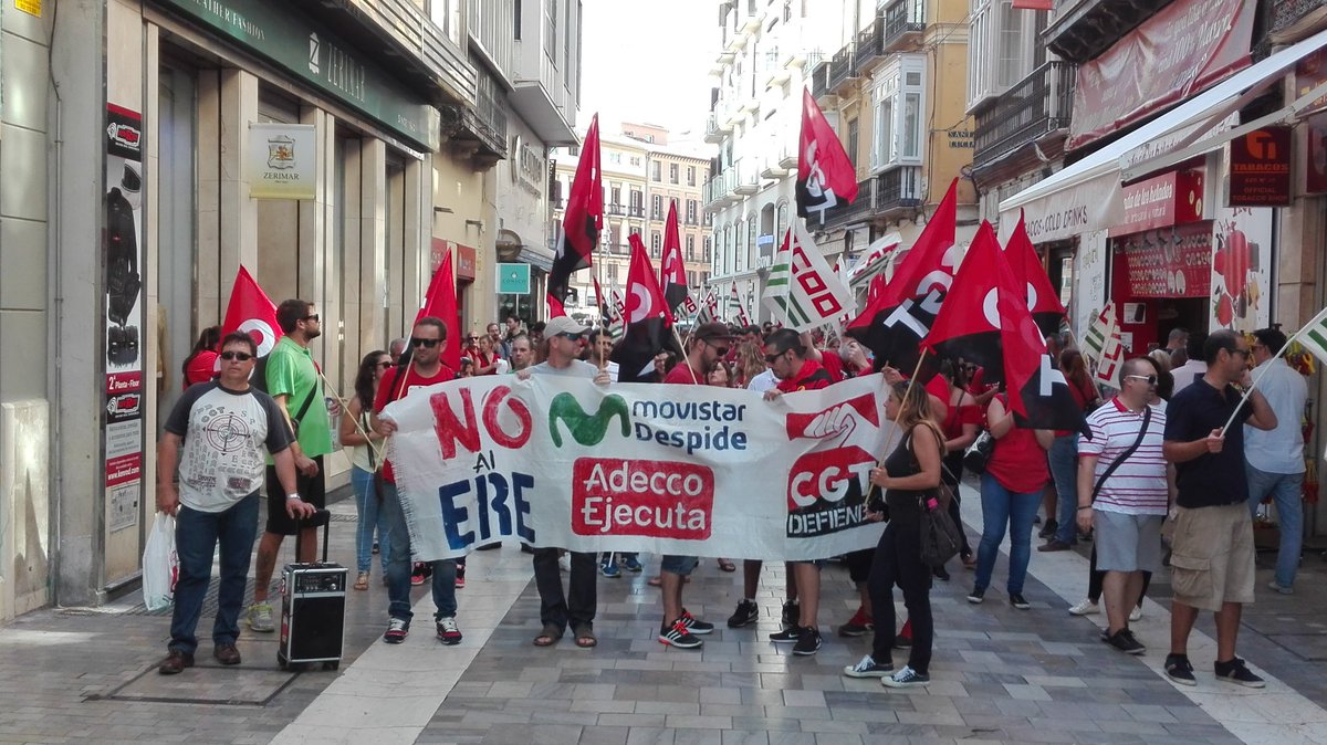 Los compañeros que atienden el 1004 defendiendo sus puestos de trabajo. ¡¡¡MOVISTAR NI UN DESPIDO MÁS!!!