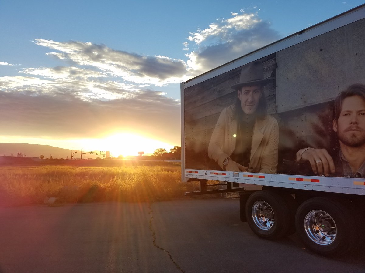 Bwelsh3114My's tweet photo. @PlayBkPlay @THubbmusic @TreeVibezMusic goodnight Reno we will roll in tomorrow morning GET READY RENO https://t.co/Gc26NRd6rx