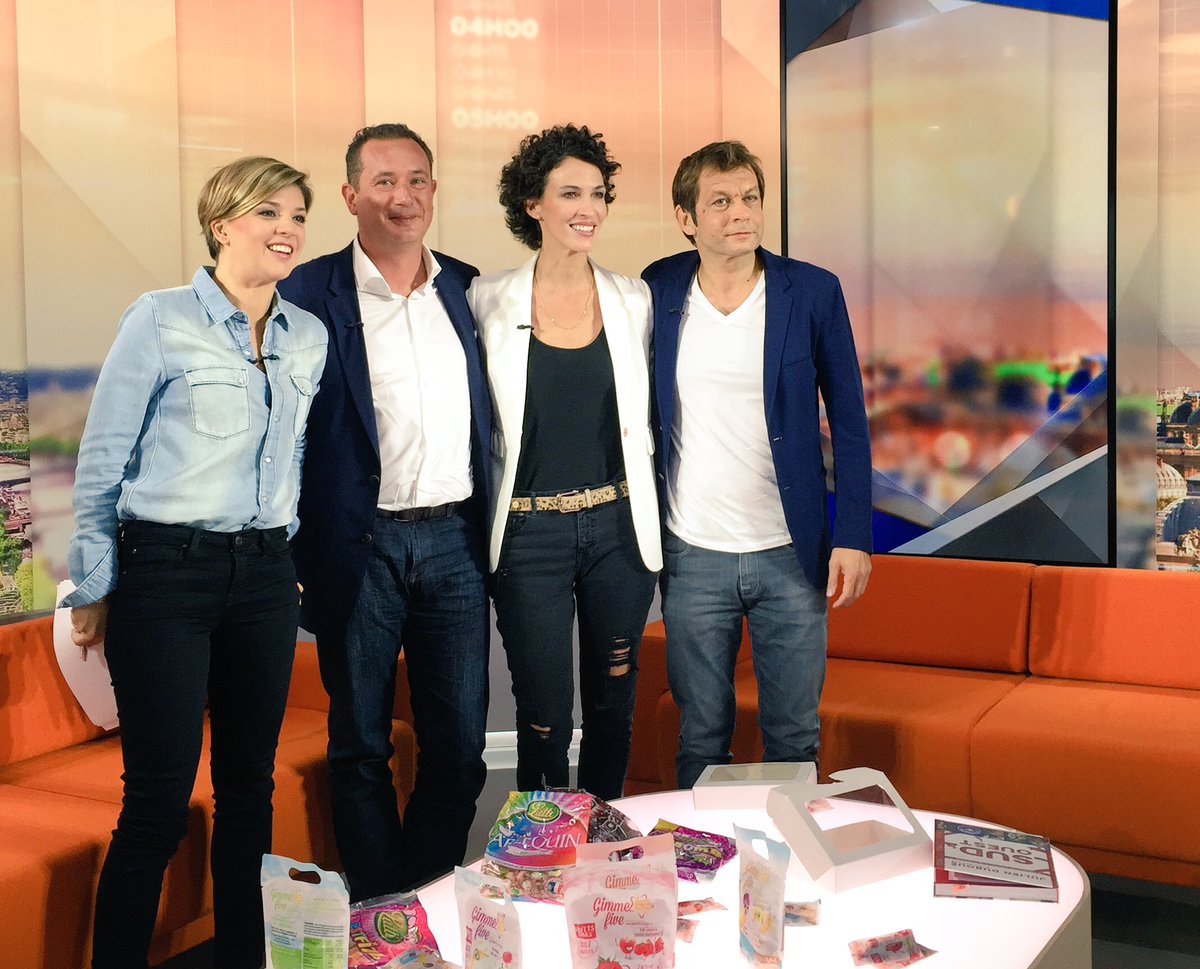 Food_Monet's tweet photo. Sebastien Berghe, PDG de @Lutti_Officiel sur le plateau de @LCI pour parler #bonbon W @lindahardy #laurentMariotte #luttilab 🍭🍬 https://t.co/IfBuIm8ruz