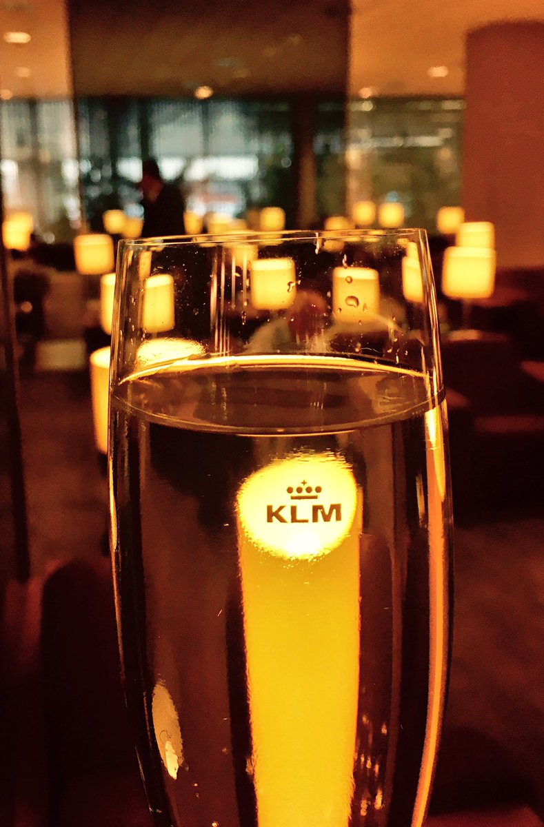 Alex_Leemans's tweet photo. Excellent start of my trip to #ESMRMB2016 | Many thanks @KLM - cheers! 🍀#BusinessClassUpgrade https://t.co/N5VqGn1f0q