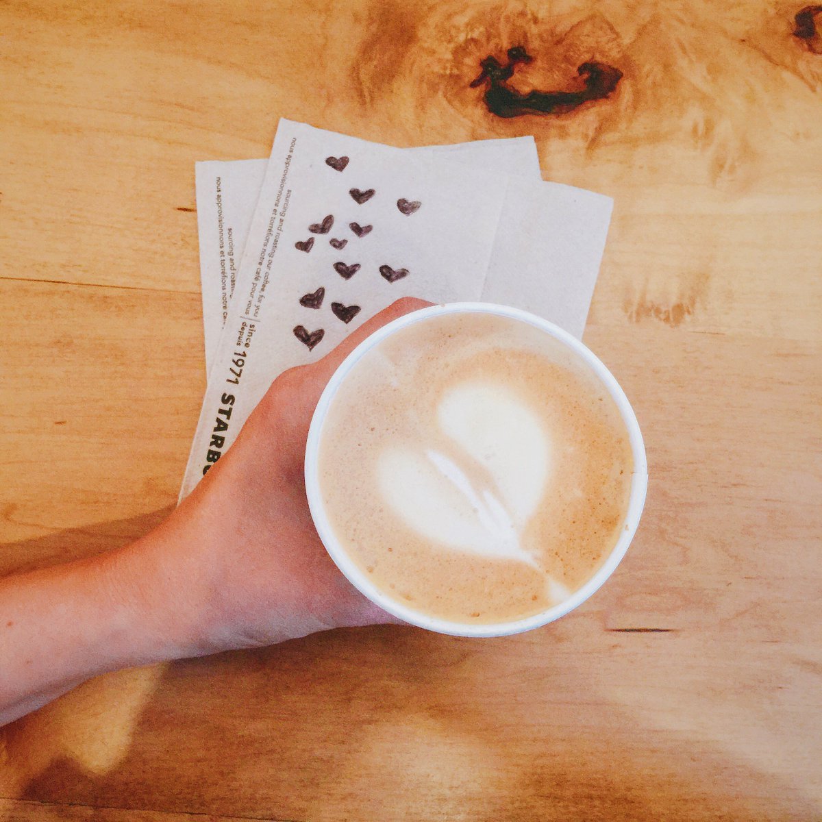 StarbucksCanada's tweet photo. Love is ☕.  Happy #NationalCoffeeDay! Starbucks Rewards members earn 30 Bonus Stars on purchases over $20 today. ✨💕 https://t.co/F5TDEYEjBD