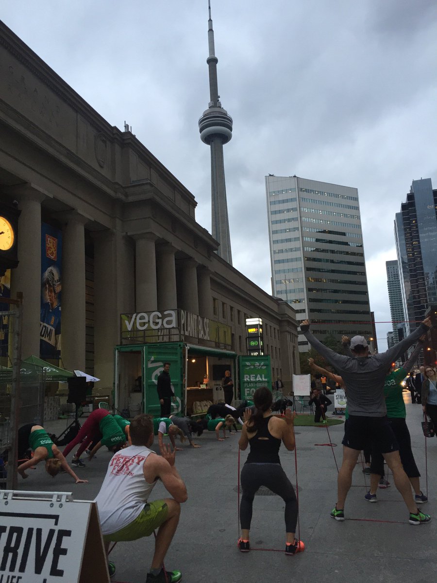 sgustie's tweet photo. Working out with@strive_life @unionstationTO 🙌💪 #vegashakeup https://t.co/O3oWGeKcbG