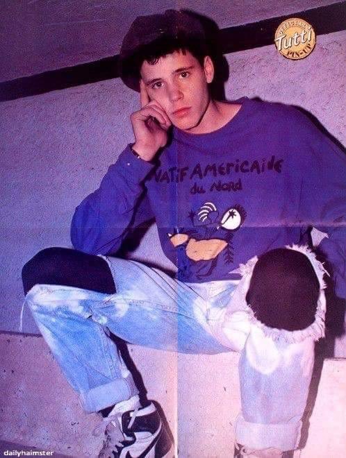 haimtribute's tweet photo. 💜 Purple looks great on him. https://t.co/s1TQoWlKAZ