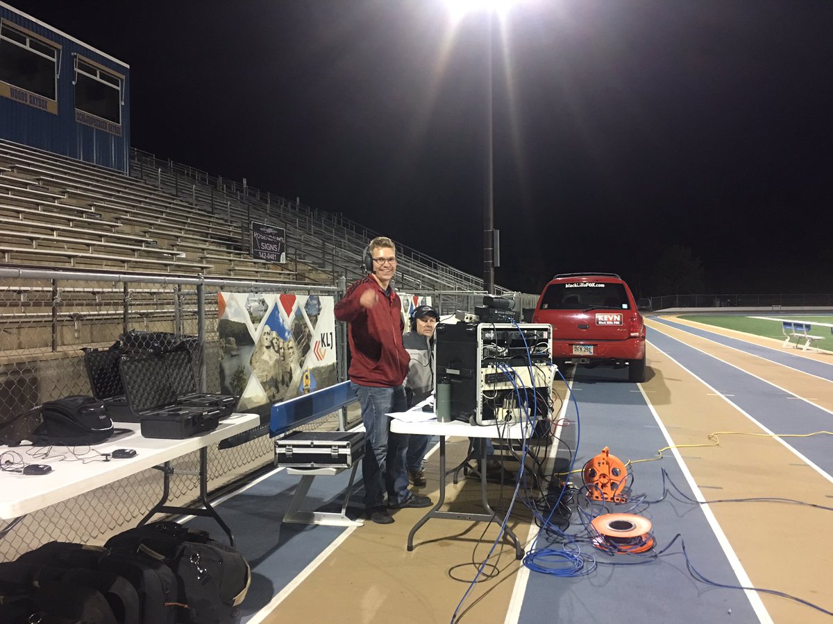 KaylaCourvell's tweet photo. The whole crew is out here this morning! Join us NOW!!!!!! #gmkt @sdsmt #directorjosh https://t.co/2GMhleOsMK