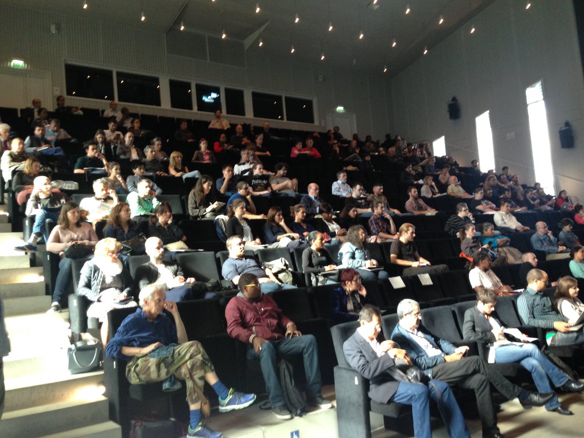 CapEdFab's tweet photo. Salle pleine pour écouter les élèves de la Grande École du Numérique #ForumGEN https://t.co/DoU2o8Jwhr