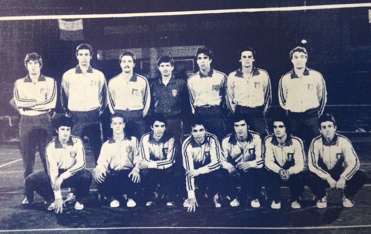 FolgoreSMiniato's tweet photo. Ripercorriamo la storia del Trofeo Stacchini. Nel 1976 partecipò il mitico CUS Pisa. Li riconoscete?
#pallavolo #cuspisa #pisa https://t.co/TFkLoM2nCW