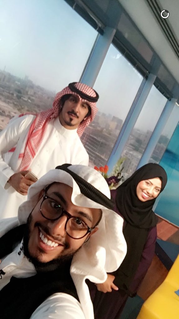 Shy22Sho's tweet photo. @abbodart1 #AbdullahAbdulaziz #عبدالله_عبدالعزيز #متمسك_فيك #جدة_هذا_الصباح #دوس_مع_متمسك_فيك ❤️💚👍🏻👏🏻🎼🎧🎤موفق يالغالي https://t.co/0O08NYEV51