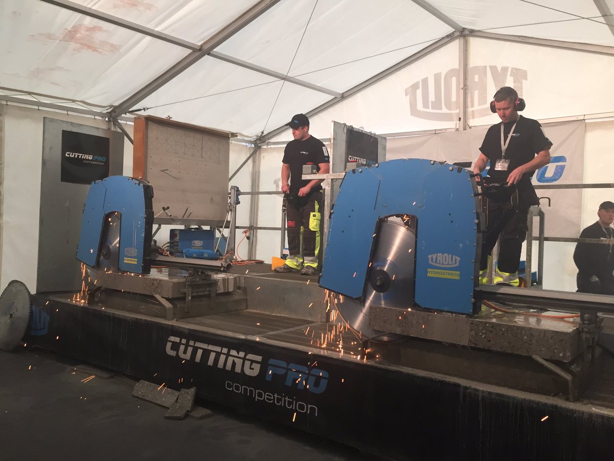 JulieDDrill's tweet photo. Watching some of the best operators in #Sweden #WallSawing #CuttingProCompetition @Tyrolit #ConcreteCuttingIsSexy #construction https://t.co/jphipQJxRf