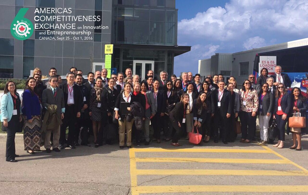 carsanbal's tweet photo. Verdadero Ecosistema de apoyo a emprendedores/innovadores. Convencidos que las instituciones no compiten: colaboran #ACXchange https://t.co/6mlpEgYOer