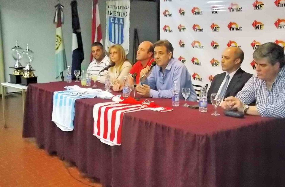 FirmatMunicipio's tweet photo. 🔴⚪🔵⚪ Se presentó la Final de la Copa Interligas entre @FirmatFBC y @CAA_Firmat  +info:https://t.co/LyAkBbq1G5 https://t.co/lObgG0r7jY