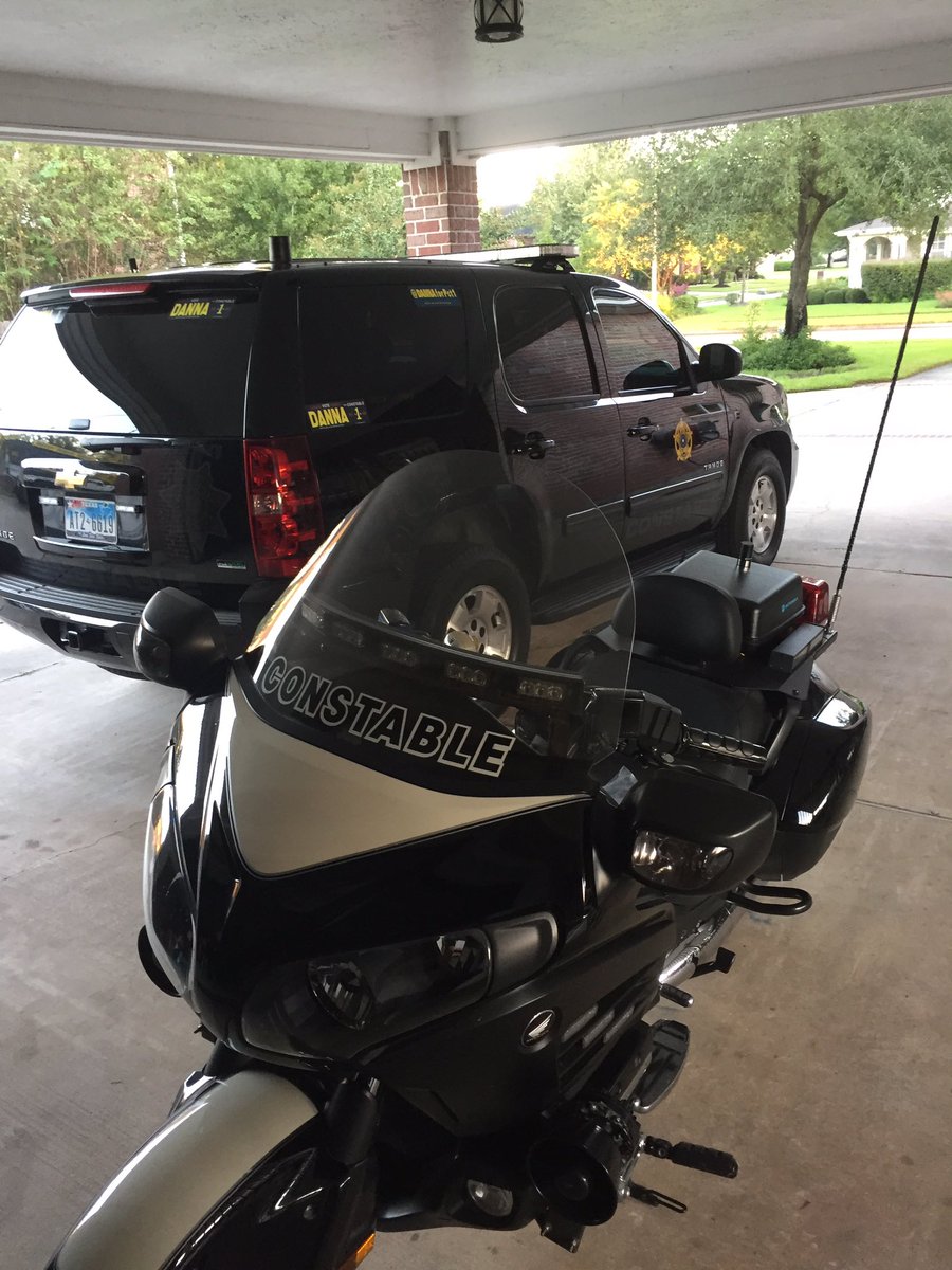 DANNAforSHERIFF's tweet photo. No brainer today, it's #MotorcycleWeather Thx @Fox26Mike @Fox26Houston @SallyMacFox26 #SB51 @HouSuperBowl #HTown #HOUvsTENN https://t.co/x6CefbRhjf