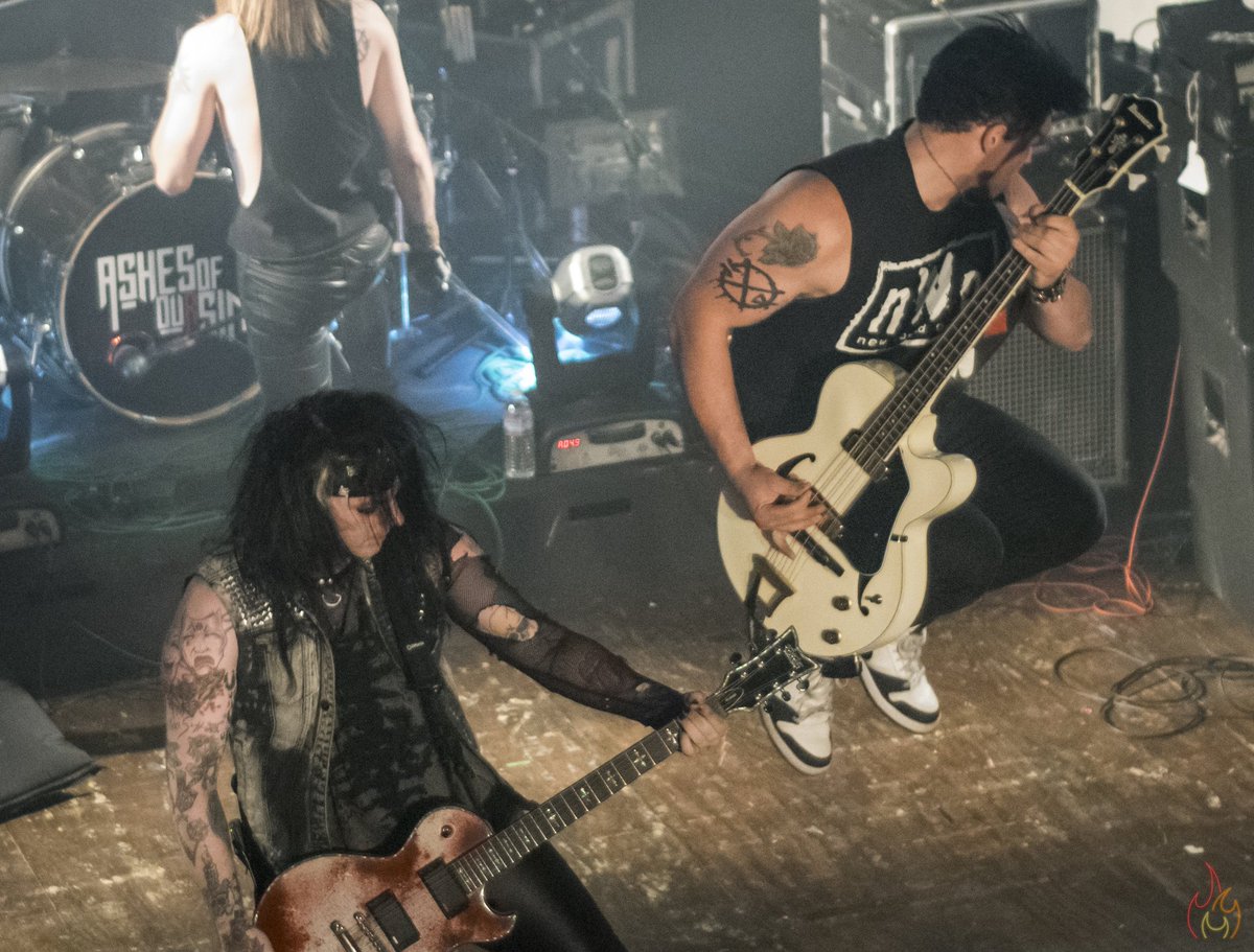 @TommyHayze and @Izzy_AOOS at the Chameleon Club in Lancaster, PA. 📷: @GlamourSwinexXx