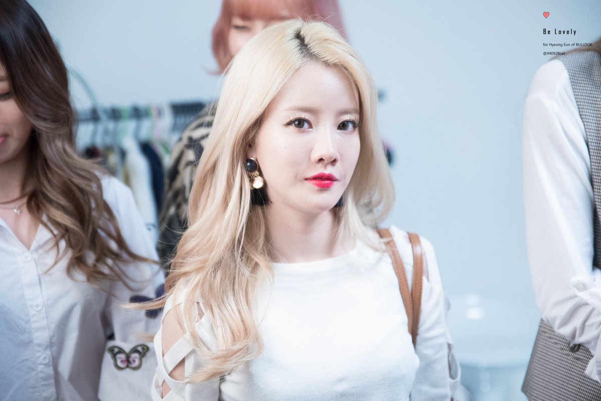 940928net's tweet photo. 160917 황이모TV #불독 #형은 직찍
#김형은 #BULLDOK #케이코닉 #hyeongeun #kimhyeongeun #프로듀스101 #produce101 

https://t.co/z0VHm9sWF1
https://t.co/QxE1GkIoX6 https://t.co/IcbSdz5hIj