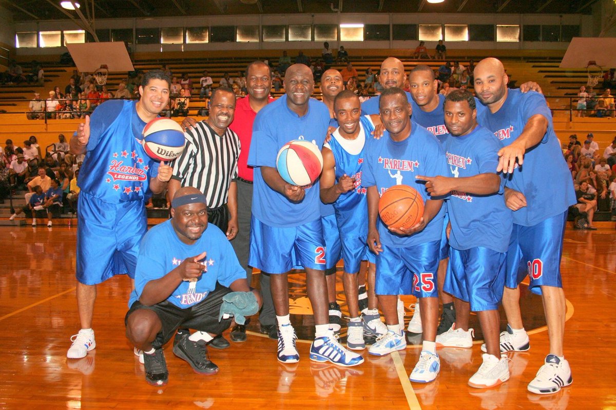 BodeyFox's tweet photo. If the #HarlemLegends are playing #basketball in a Town near you . You should go be entertained! #Sports #Fun #Entertainment #fundraising https://t.co/h21TX9ygxi