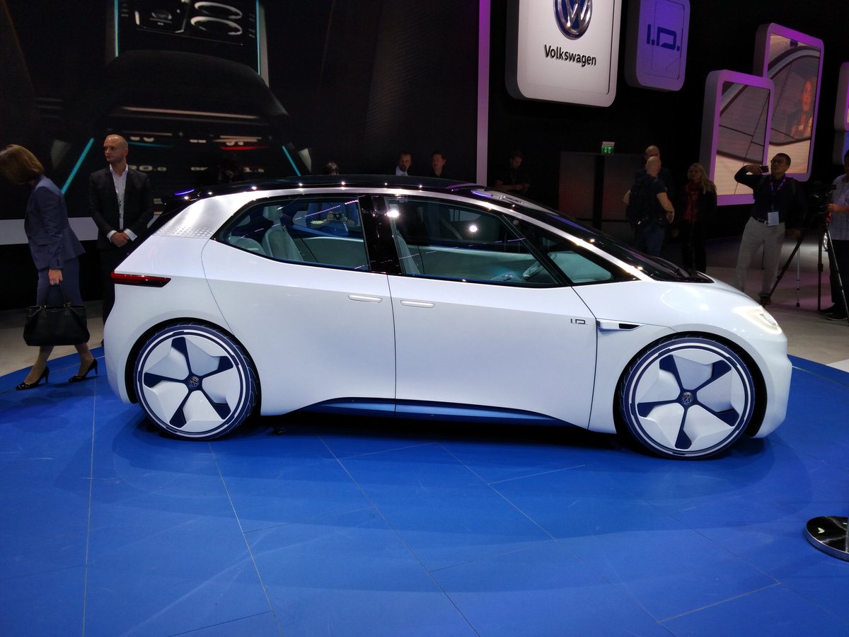 AutoPlusMag's tweet photo. Fin du suspens : voici le Volkswagen I.D Concept @vw_france #MondialAuto https://t.co/GAh2Pt3gWu