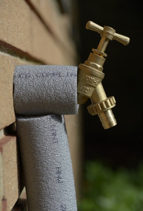 sewateruk's tweet photo. Did you know a dripping tap wastes around 5,500 litres of water a year! 😟 https://t.co/sRywMm8c3z