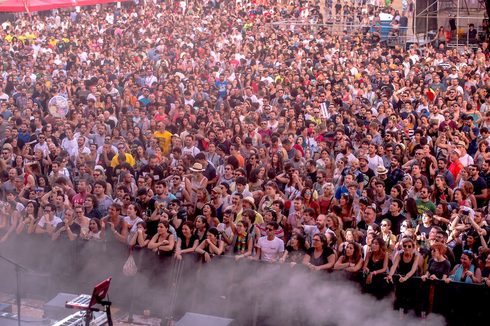 LowFestival's tweet photo. ¡Auténtica FELICIDAD es lo que nos dio la música en el #Low2016! 💞 La nostalgia nos invade por momentos... 😍 https://t.co/KDagXyo1YI https://t.co/3RXRpG4eln