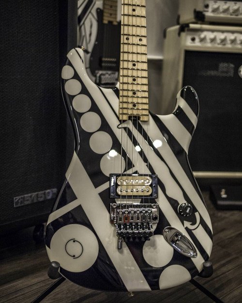 frontstagerocks's tweet photo. Look! Who helped design this one? https://t.co/rtysheKQes #guit... https://t.co/9L9kNNSuvy via @frontstagerocks #music https://t.co/rzKl5qultT
