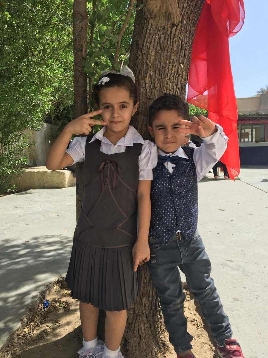 thitabd's tweet image. حبايب كلبي اول يوم بل مدرسه