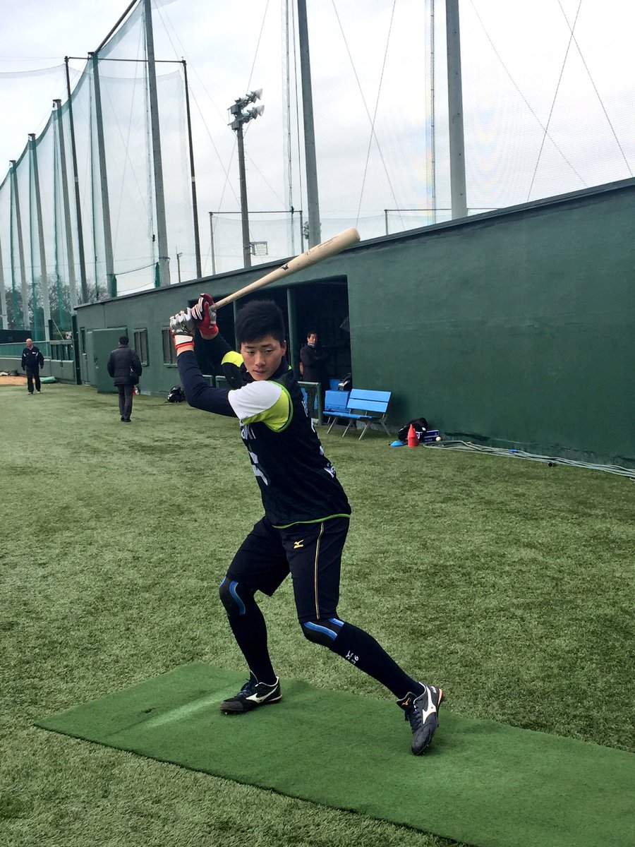 プロ初打席、初ホームランの廣岡大志選手✨1月の新人合同自主トレ