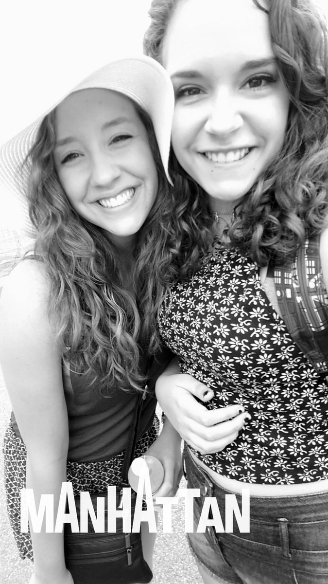 calumisakoala's tweet photo. Happy 19th birthday to this doll!!🎉🎉 Stop growing up on me 😢❤😙 https://t.co/thTsYkt8Cs