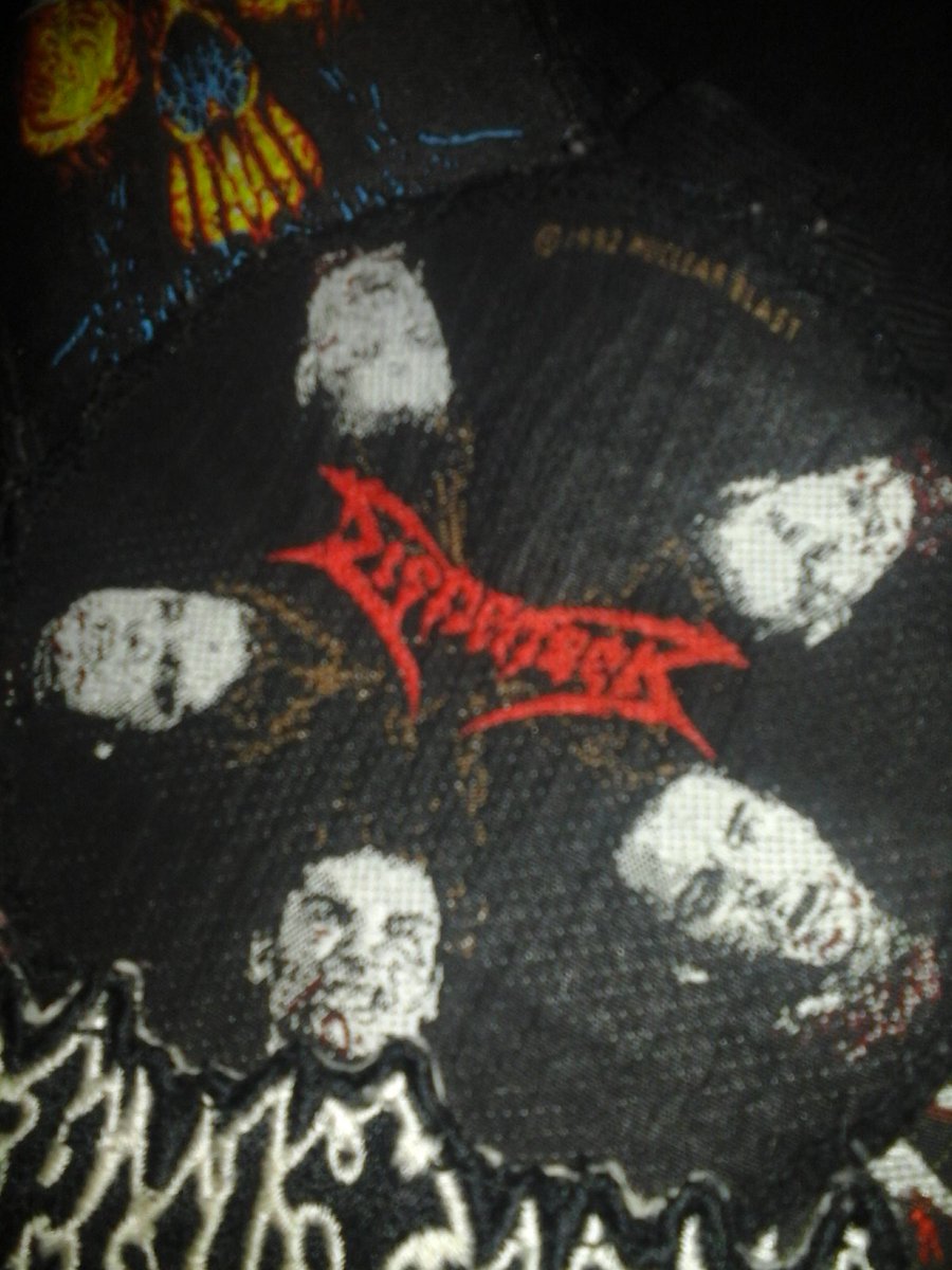 mercyfulbear's tweet photo. Rilis tahun 1992, masih awet sampe sekarang #Dismember #pieces #oldpatch #SwedishDeathMetal https://t.co/gq8raG7hC9