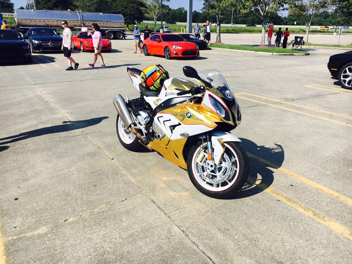FastOnTwoWheels's tweet photo. Nice colors on this s1000rr https://t.co/S4cu1Ec0Ov