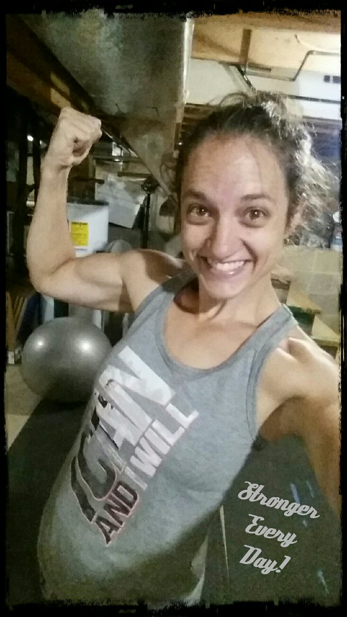 TheresaDeFelice's tweet photo. #pixlr #fitmom #p90x3 #extremeabs #fitnessisfun https://t.co/zTrHzXo4vy