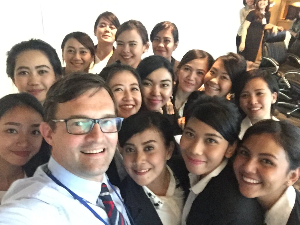jphvds's tweet photo. AMFS to launch a new team exclusively dedicated to protection &amp; health. Who run the world? @tisyediah #HeForShe #womenatAXA https://t.co/1TZ43FjGOd