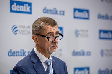 OpavskyDenik's tweet photo. Babiš by s dopravou zdarma neměl problém, pokud si na to kraje ušetří. #debatadenik https://t.co/UoP07x5yVT