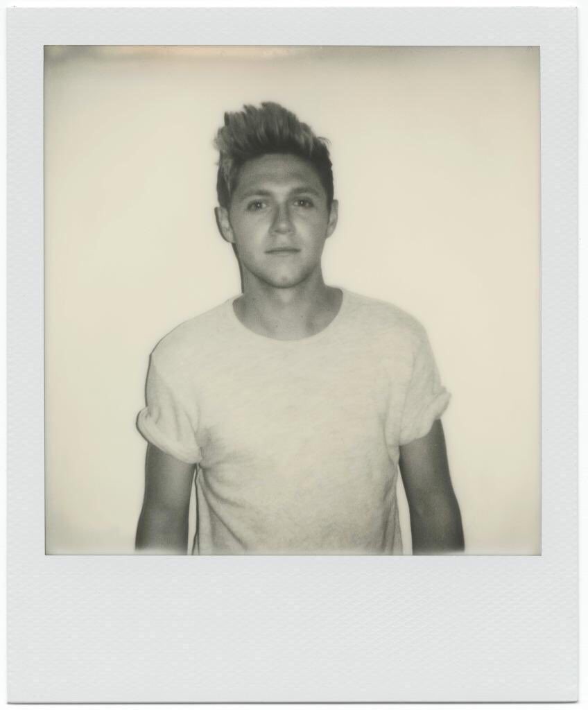 Niall's debut single #ThisTown is set to be released today at 11 AM EST / 4 PM GBT / 8 AM PST!!!