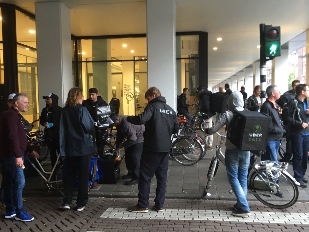I guess I accidentally witnessed the launch of #UberEATS...invasion of backpack people. #uber #amsterdam #deliveroo