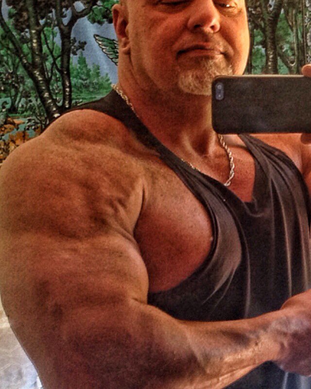 PsyopLogician's tweet photo. SMART BULKING @52 - Bulking nao precisa ser fora d controle.! Adote BULKING INTELIGENTE. Hje as 06:39am. #bulkinginteligente #smartbulking https://t.co/SNAAuusgGt