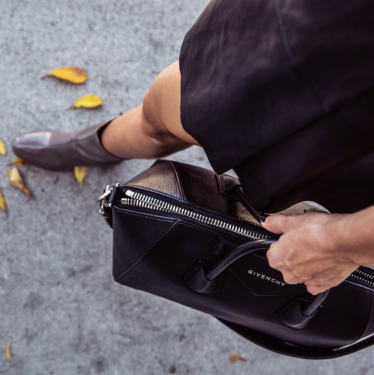 When in doubt, wear black. 😎