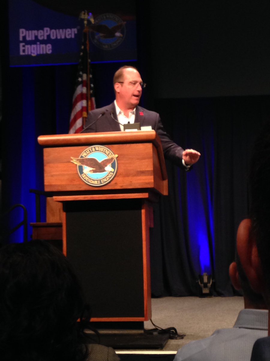 kathrynmoneil's tweet photo. Joe Sylvestro speaks of degrees powered by @prattandwhitney at the @UofHartford Alumni Networking Event! #UHartAlum #WeArePW https://t.co/RLIcbMLaC6