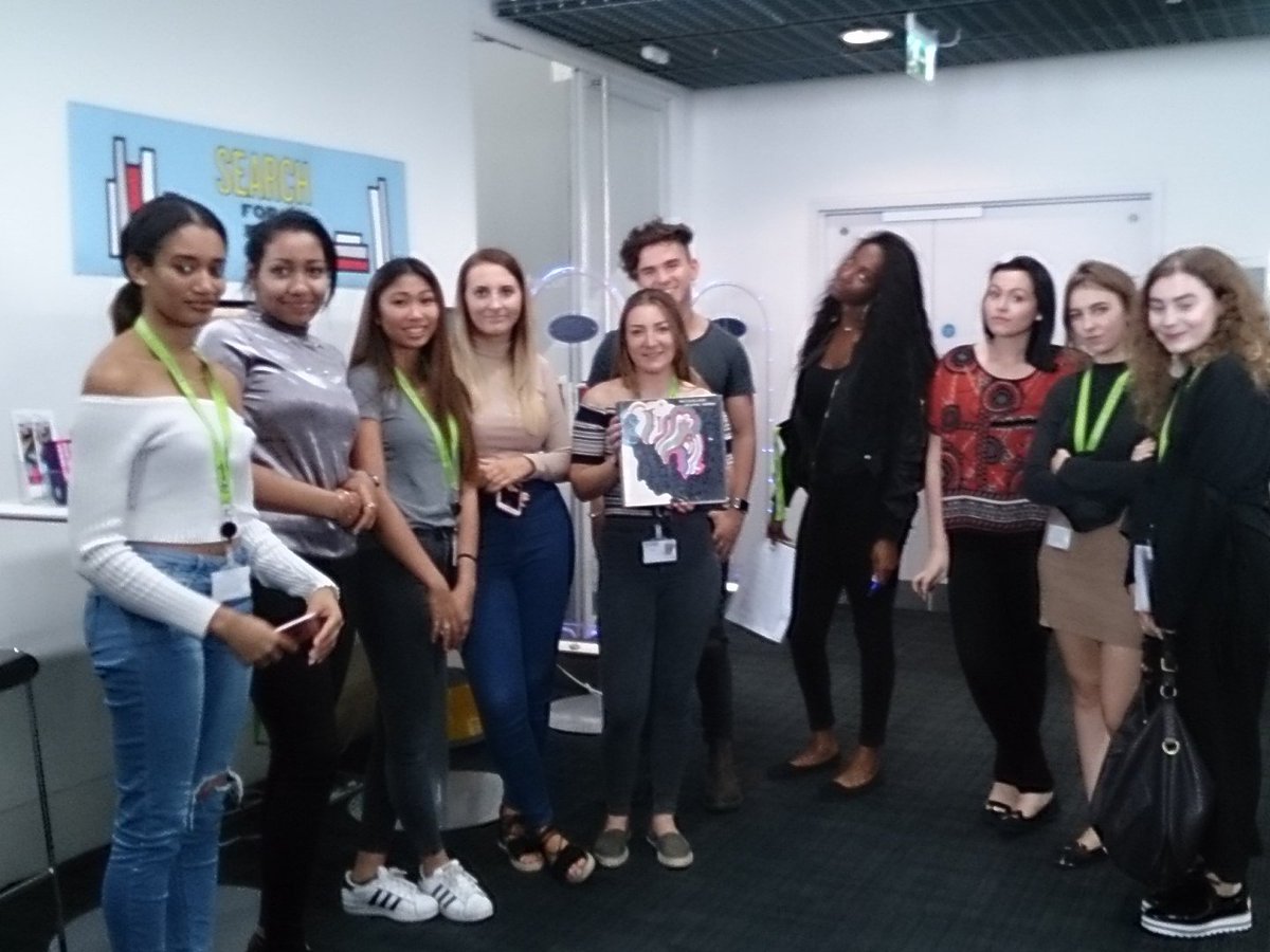 TabletFiveTrail's tweet photo. 659.1 gla #teamswankers #withouttheS #joinravensbourne #ravestudyzone https://t.co/zGIy0CRacT
